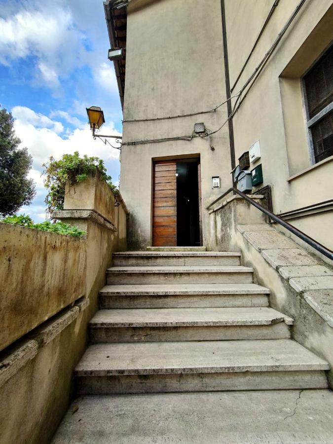 La Casa In Piazza Apartamento Toffia Exterior foto