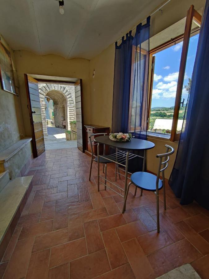 La Casa In Piazza Apartamento Toffia Exterior foto
